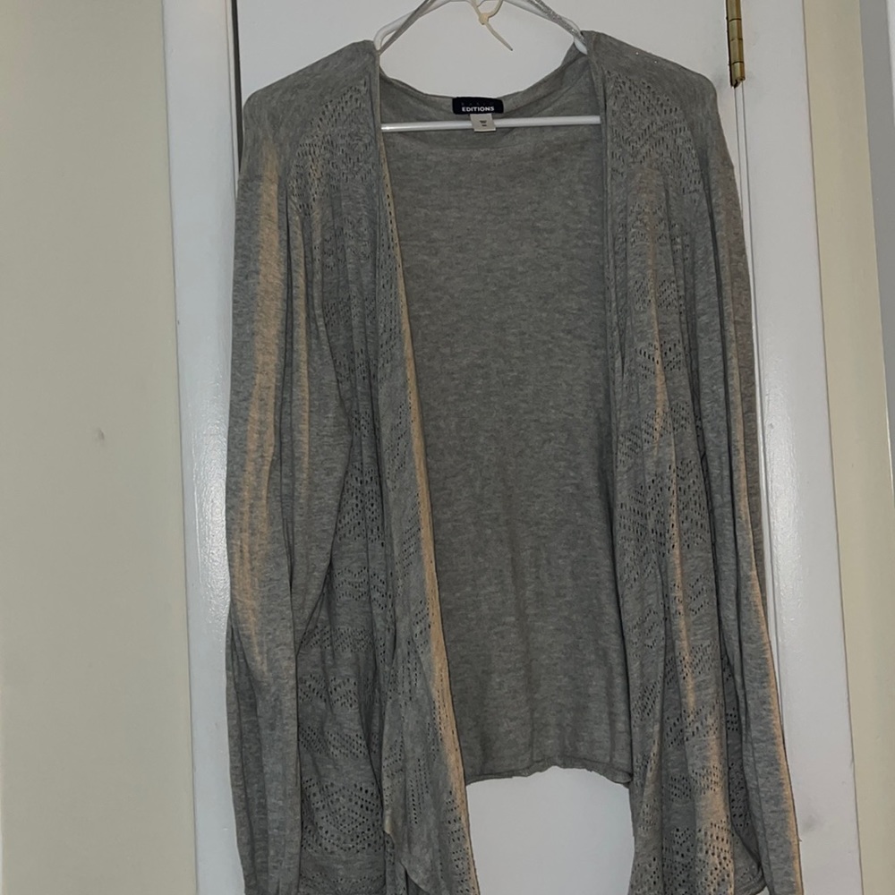 Woman’s grey sweater. Size XXL. Basic editions.